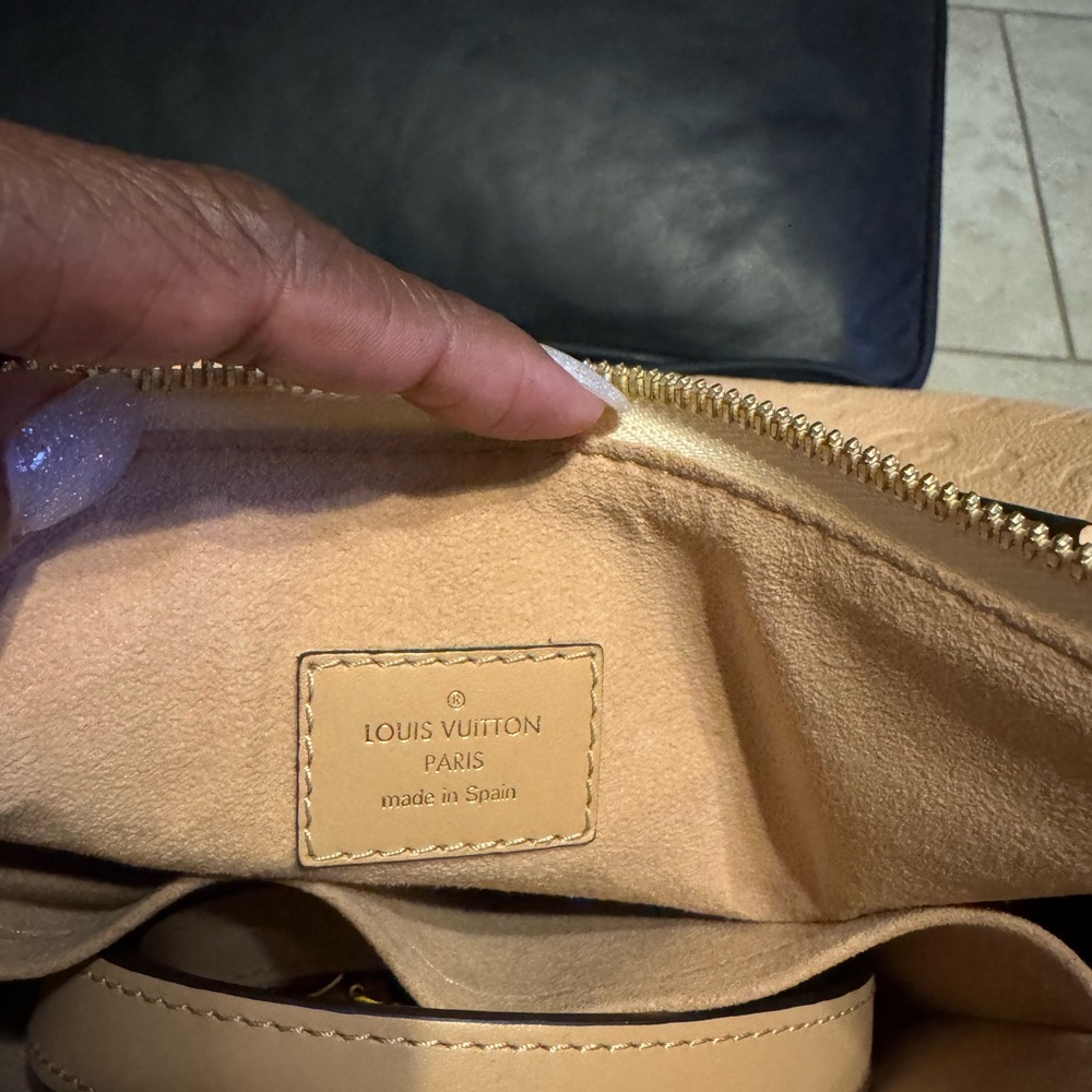 Elegant Pink&Cream Designer Handbag
Very limited use and very clean
Tourterelle - Picture 13 of 13